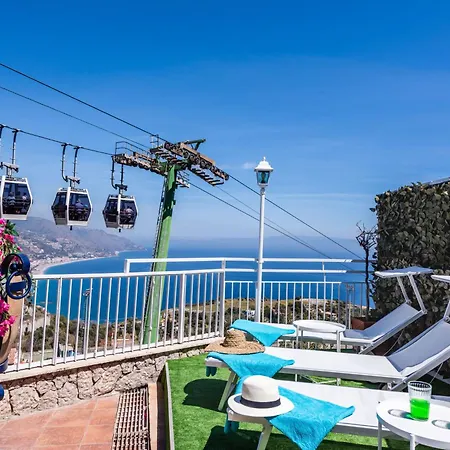 Dream View 4* تاورمينا